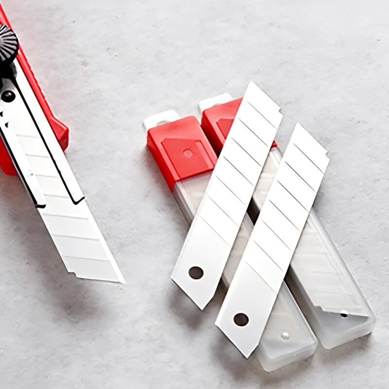 DEKTON 18MM 20PC SNAP-OFF SPARE BLADES DT60140 - Image 2