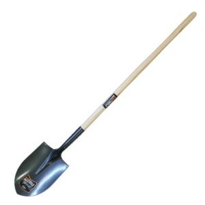 Round shovel with wooden handle